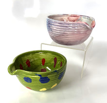 Load image into Gallery viewer, Pour Bowl Medium