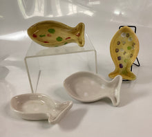 Load image into Gallery viewer, Lil&#39; Fish Pet Bowl
