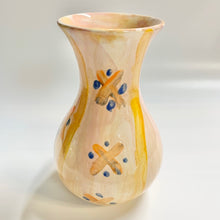 Load image into Gallery viewer, Amada Vase

