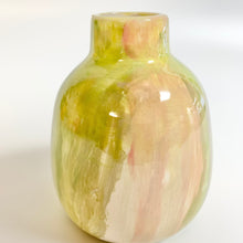 Load image into Gallery viewer, Shoulder Bud Vase
